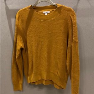 Yellow/gold lightweight knit sweater